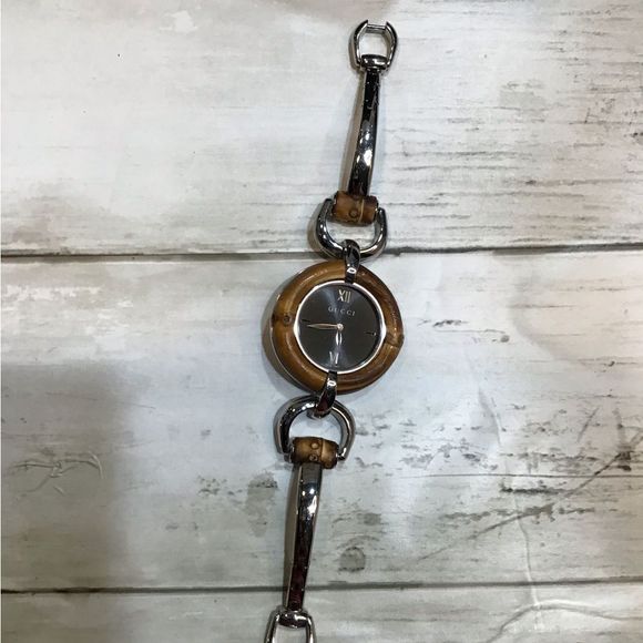 Authentic Gucci Watch with Bamboo Wood Grain Trim - Picture 4 of 5
